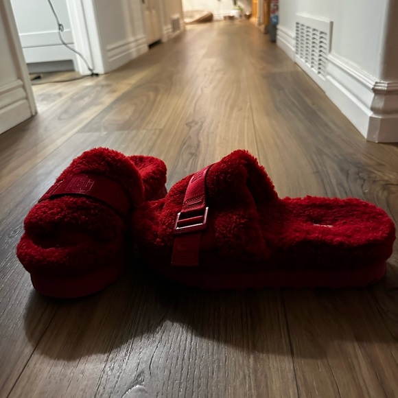 Red platform Ugg slippers - Picture 2 of 3